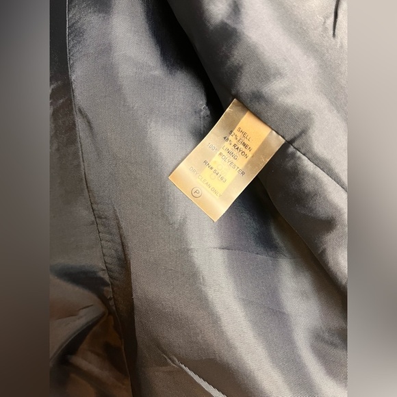 Calvin Klein navy Linen/Rayon blazer with gold buttons size 8 - Picture 3 of 5